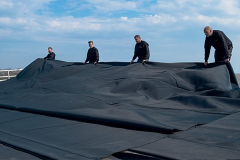 Membrane de toiture en bitume autocollante noir - 2.5 m²