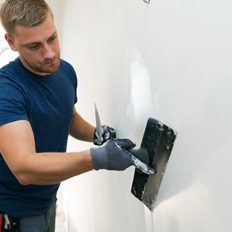 Comment plafonner un mur ou plafond intérieur : étapes clés