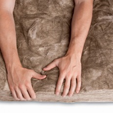 Comment isoler les combles de votre maison avec de la laine de verre ? Conseils de pose