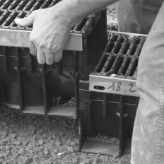 Installer un caniveau extérieur très facilement