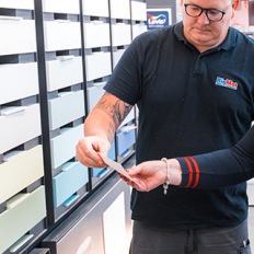 Comment choisir le bon type de peinture pour l’intérieur de votre habitation ?