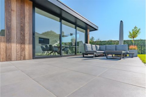 Profitez d’une terrasse élégante et robuste avec les dalles Kera Linea 2en1 de MARLUX Profitez d’une terrasse élégante et robuste avec les dalles Kera Linea 2en1 de MARLUX
