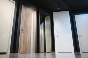 Quel type de porte choisir selon la pièce et l’espace disponible ?