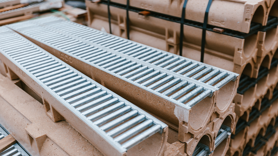 Caniveaux béton polyester et grilles en Wallonie et à Bruxelles