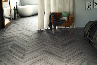 BigMat vous en apprend plus sur la pose de parquet en chevron.