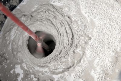 Béton préparé à l'aide d'un adjuvant de la marque Sika.
