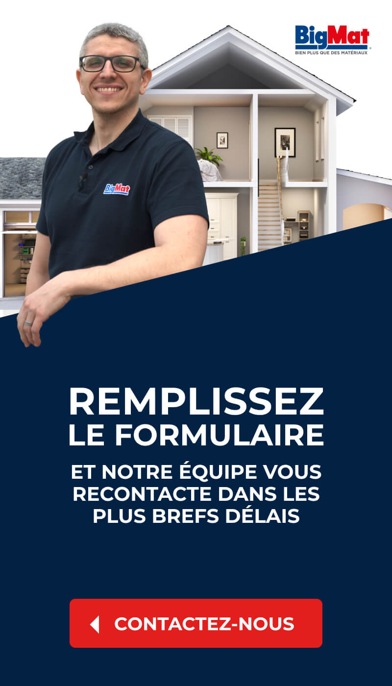Un texte est affiché : "Remplissez le formulaire et notre équipe vous recontacte dans les plus brefs délais." Le formulaire se trouve sur la gauche.